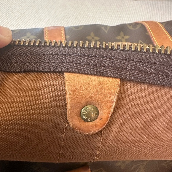 Authentic LV Keepall Bandoulière 55 - Picture 11 of 17